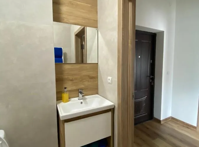 жк маєток володимирська 90 Apartment Uschhorod